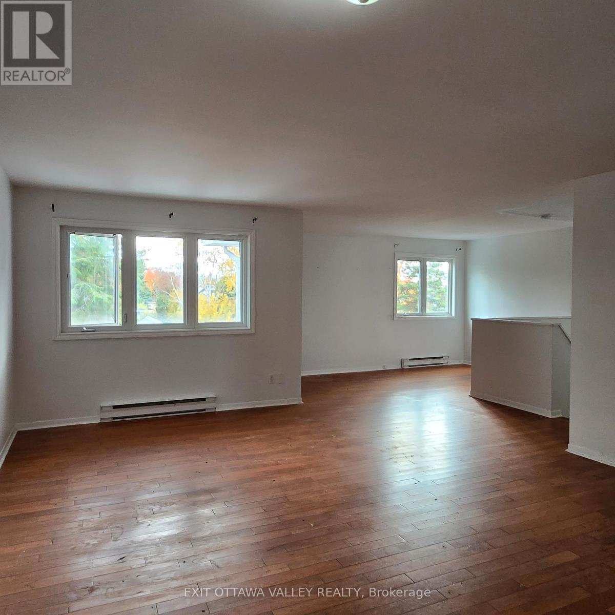 3 - 10 Charles Street, Arnprior, ON - Indoor Photo Showing Other Room