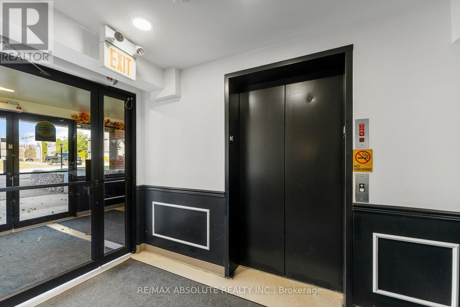 203 - 190 Elgin Street, Arnprior, ON - Indoor Photo Showing Other Room