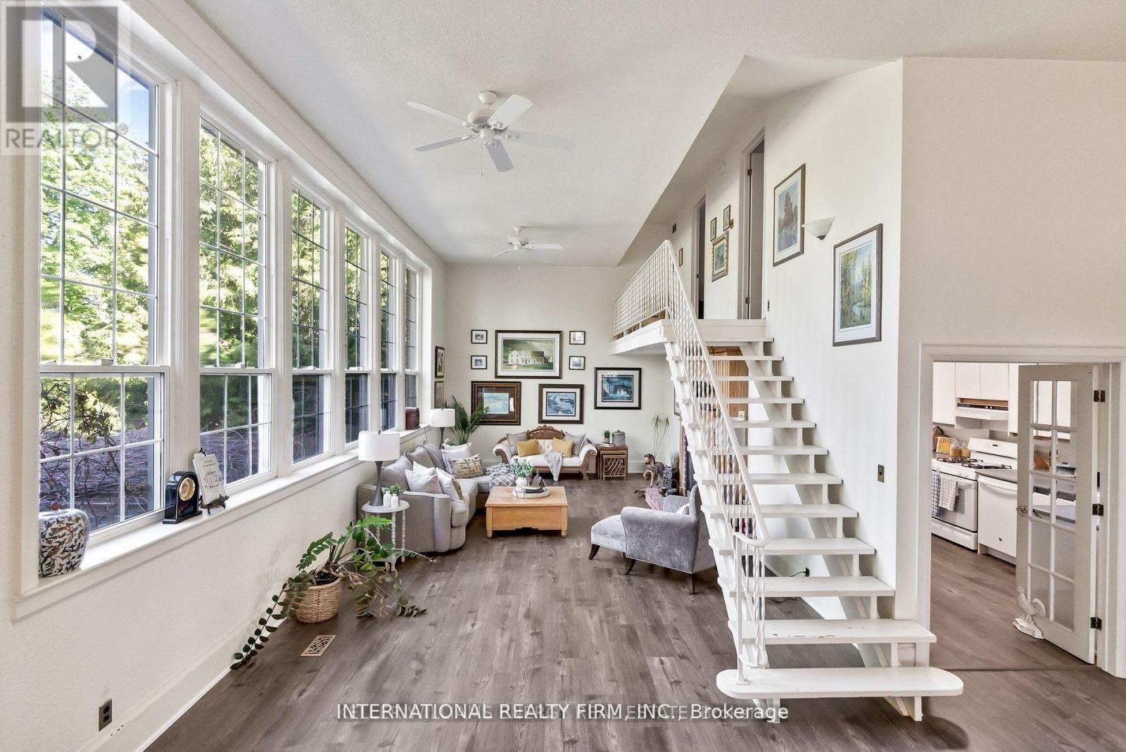 138 Columbus Road W, Oshawa, ON - Indoor