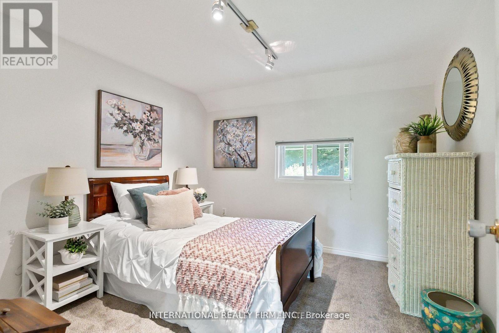 138 Columbus Road W, Oshawa, ON - Indoor Photo Showing Bedroom