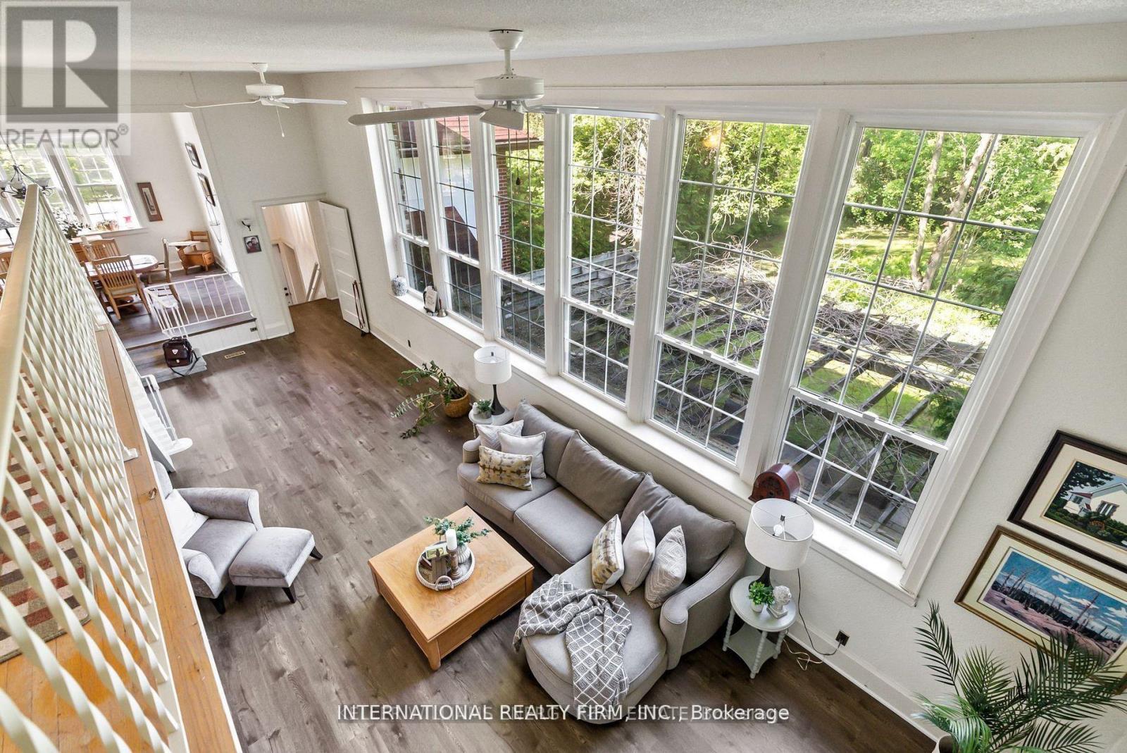 138 Columbus Road W, Oshawa, ON - Indoor