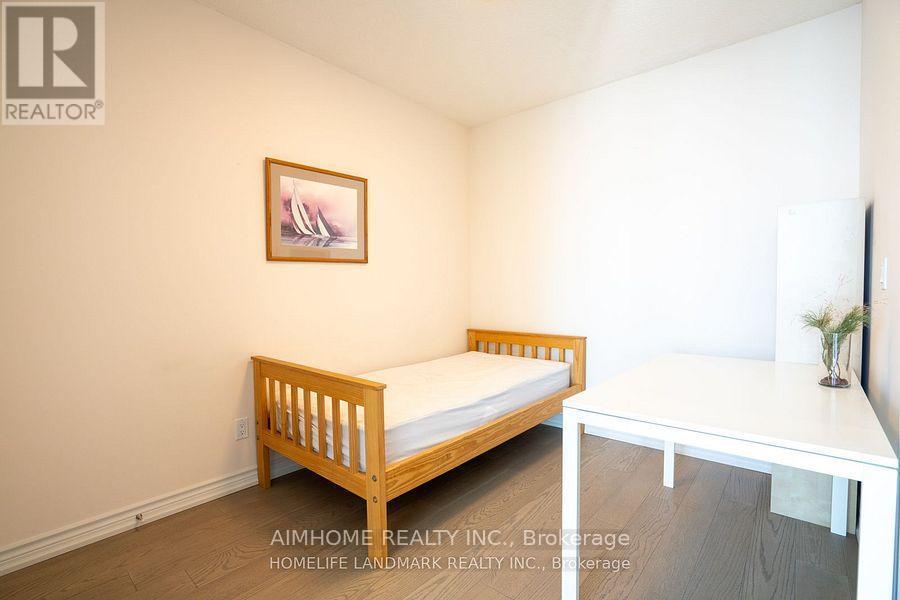 3202 - 2240 Lake Shore Boulevard, Toronto, ON - Indoor Photo Showing Bedroom