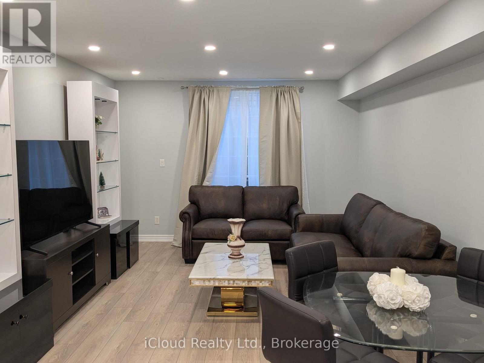 11 - 285 Antibes Drive, Toronto, ON - Indoor