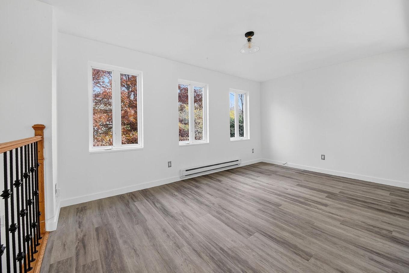 Living room - 210 Rue Du Boisé, Saint-Colomban, QC - Indoor Photo Showing Other Room
