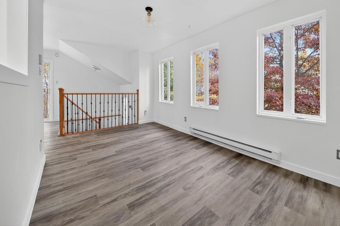 Living room - 210 Rue Du Boisé, Saint-Colomban, QC - Indoor Photo Showing Other Room