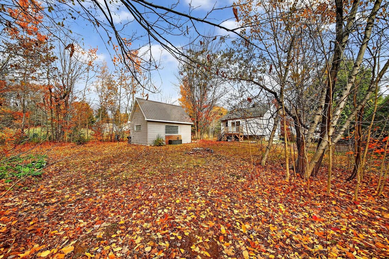 Backyard - 210 Rue Du Boisé, Saint-Colomban, QC - Outdoor
