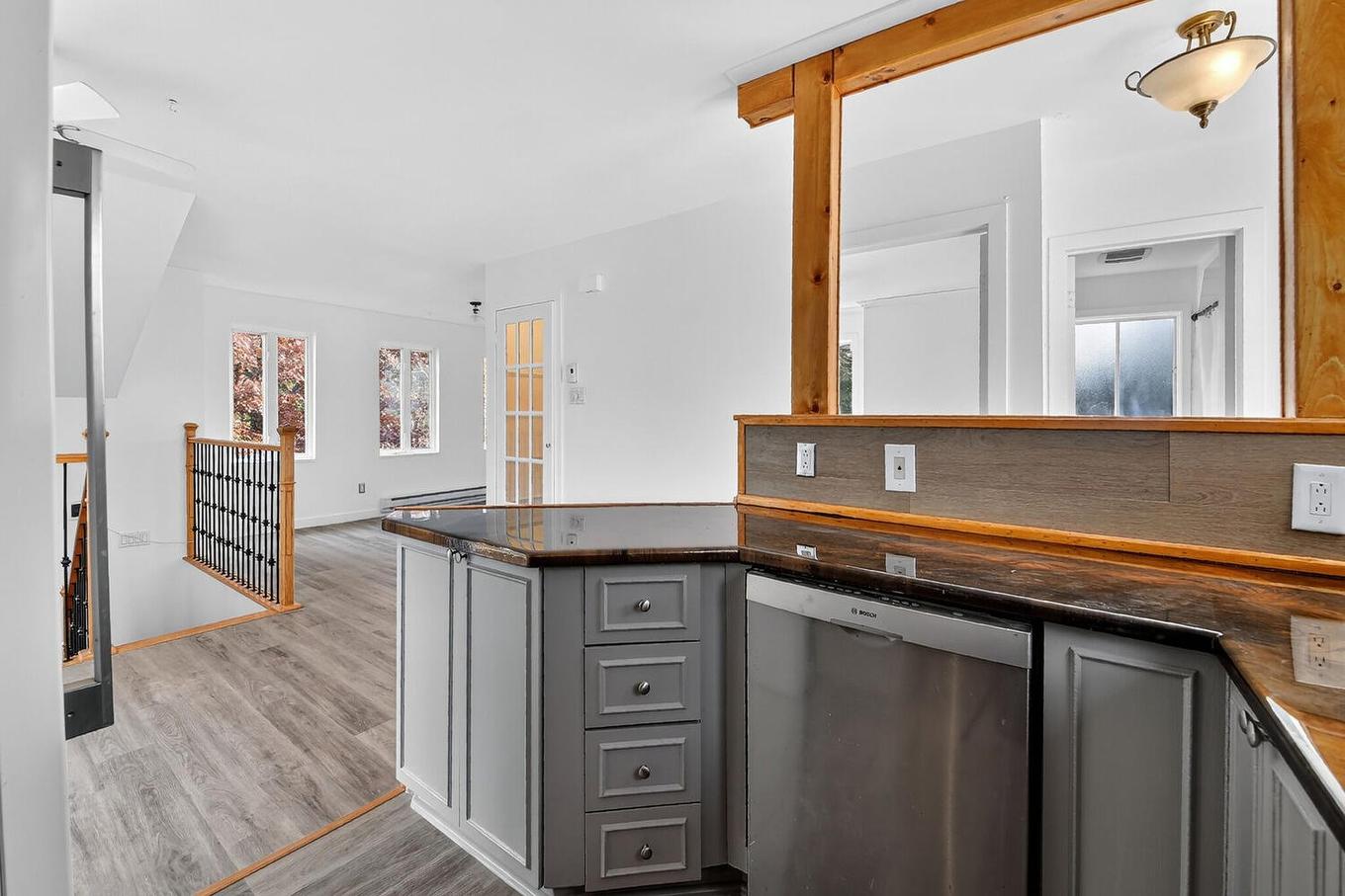 Kitchen - 210 Rue Du Boisé, Saint-Colomban, QC - Indoor Photo Showing Kitchen