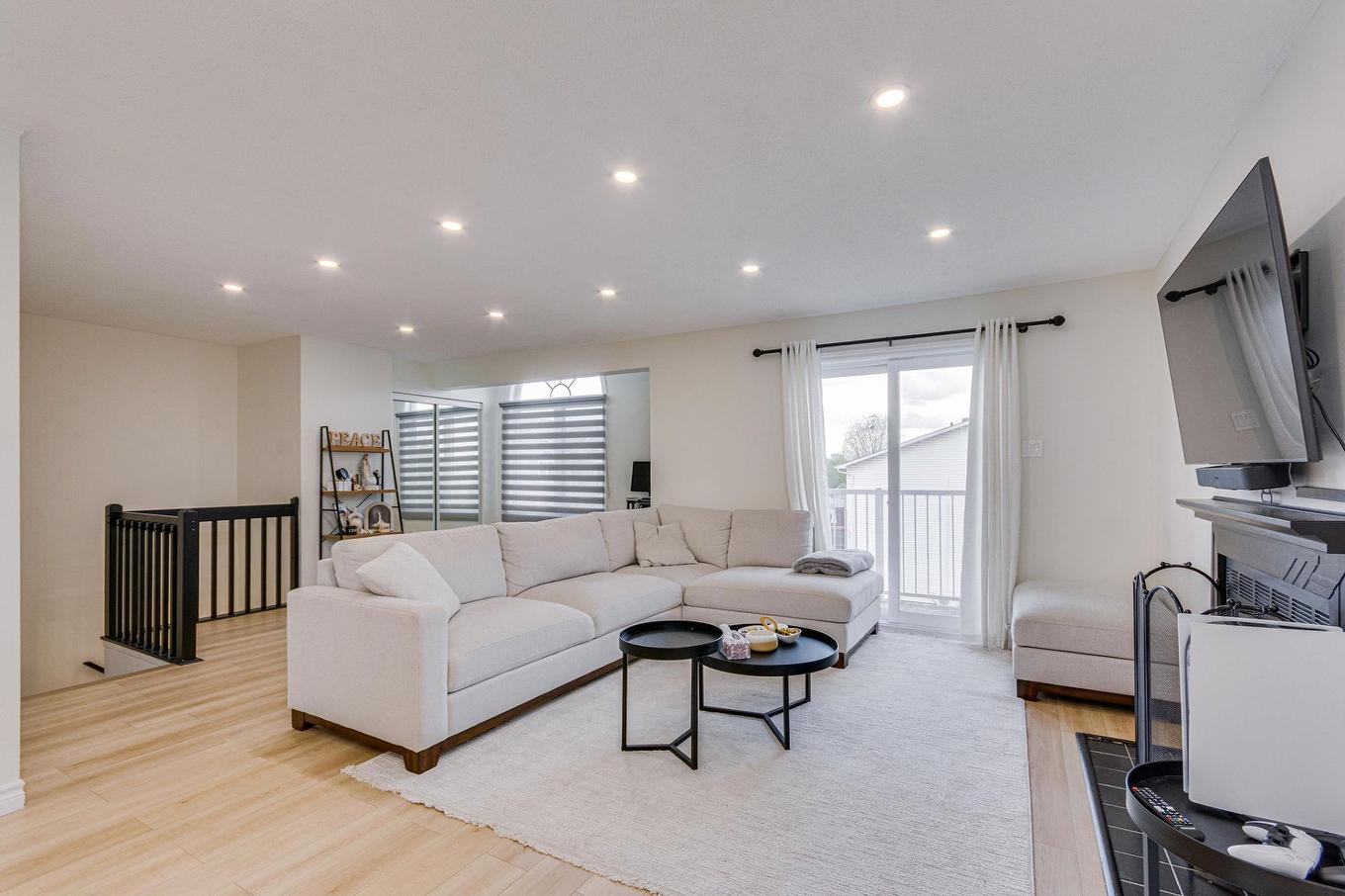 Salon - 3-55 Rue De Sauternes, Gatineau (Gatineau), QC - Indoor Photo Showing Living Room