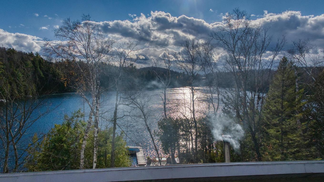 Vue sur l'eau - 39 Rue Tracy, Saint-Hippolyte, QC - Outdoor With View