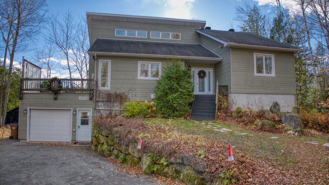 Façade - 39 Rue Tracy, Saint-Hippolyte, QC - Outdoor With Facade
