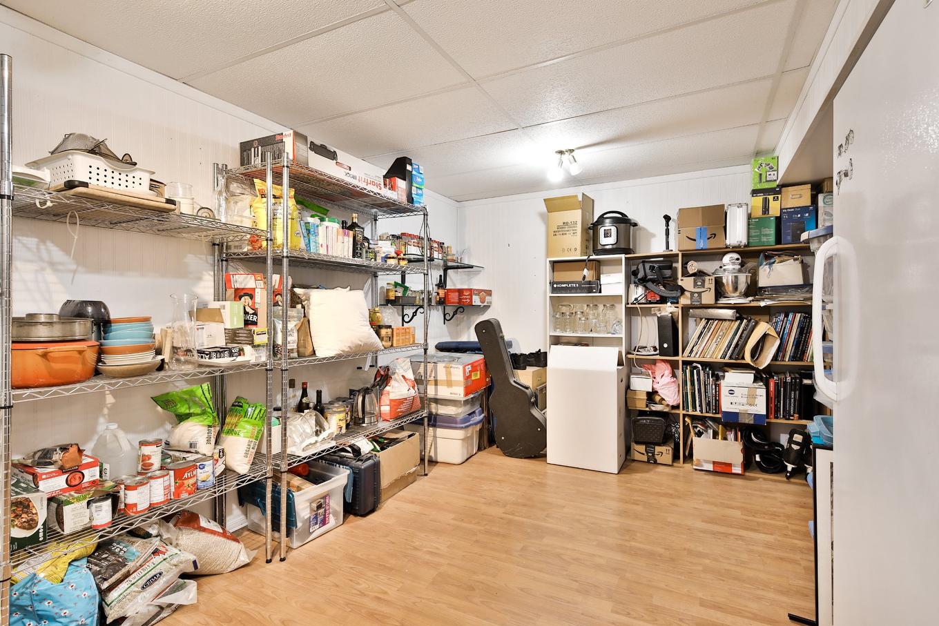 Storage - 898 Rue Carleton, Chambly, QC - Indoor