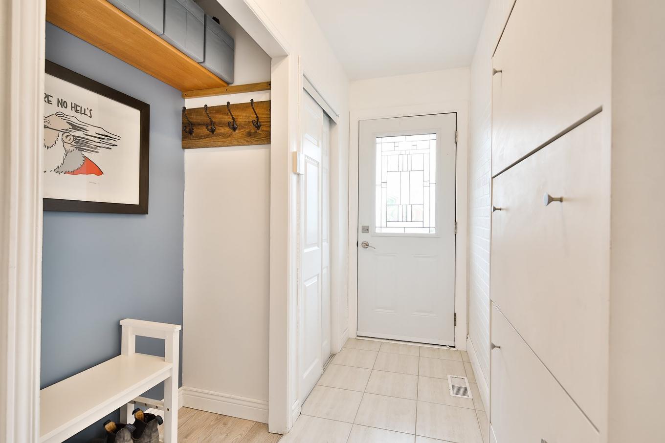 Hall - 898 Rue Carleton, Chambly, QC - Indoor Photo Showing Other Room