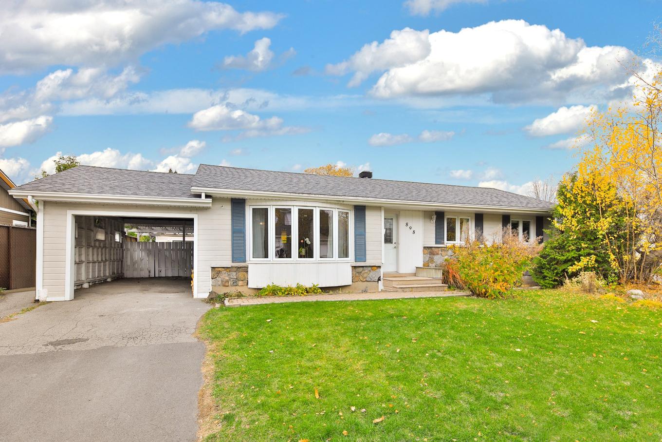 Frontage - 898 Rue Carleton, Chambly, QC - Outdoor With Facade