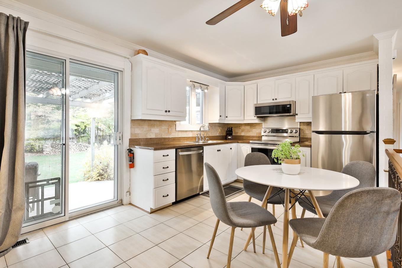 Kitchen - 898 Rue Carleton, Chambly, QC - Indoor