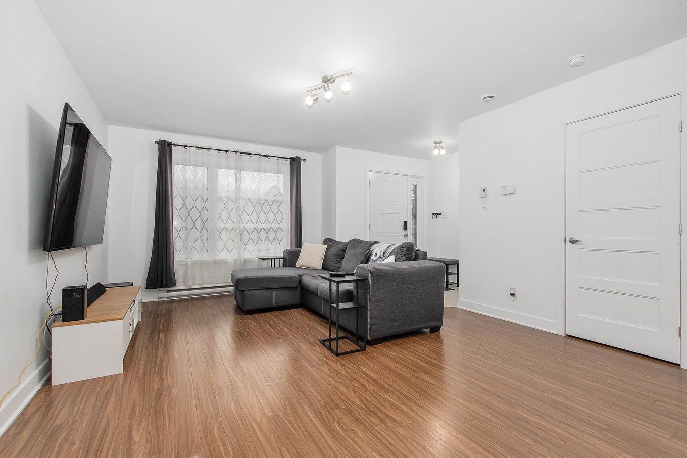 Living room - 1408 - 1410 Rue Poirier, Mascouche, QC - Indoor