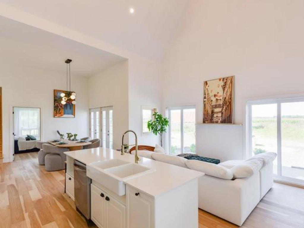 Kitchen - 10651 Rg St-Étienne, Mirabel, QC - Indoor