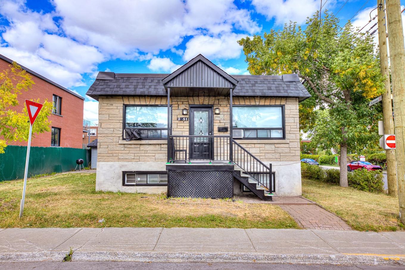 Façade - 2351 Rue Dickson, Montréal (Mercier/Hochelaga-Maisonneuve), QC - Outdoor