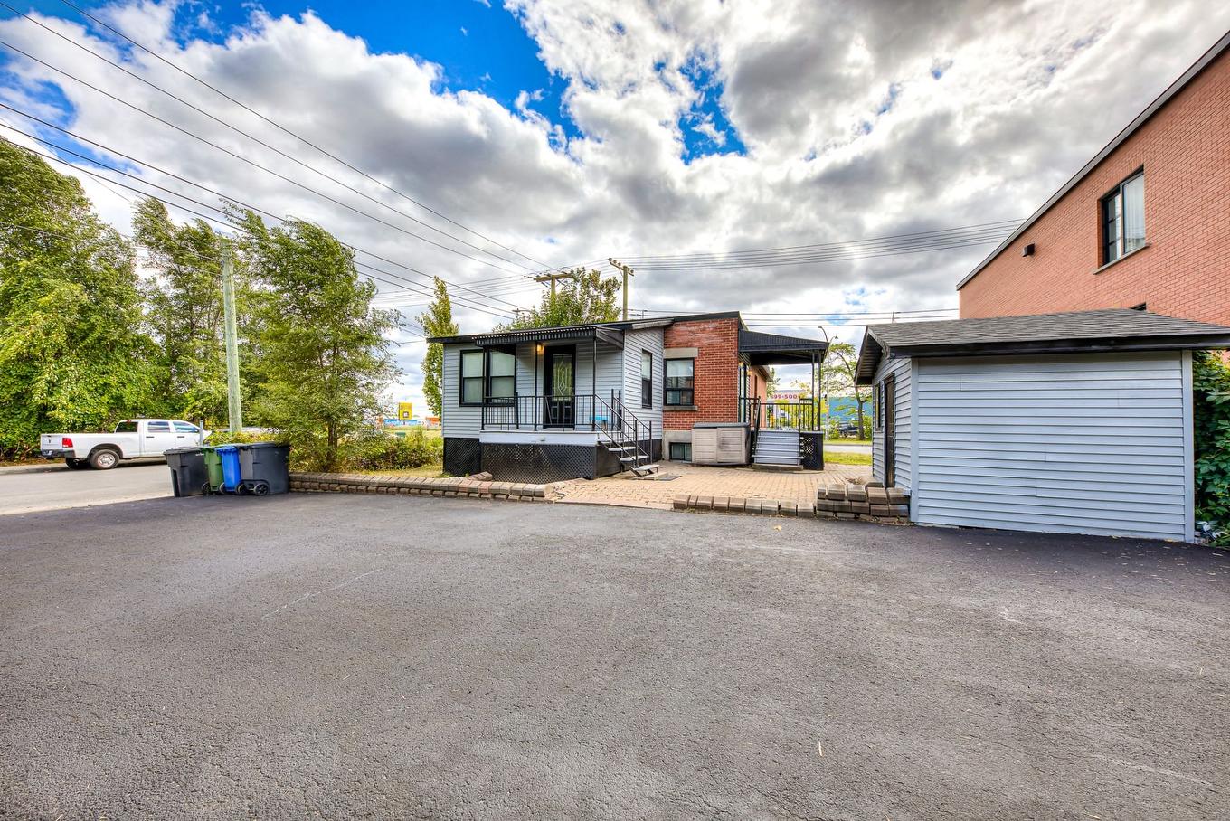 Cour - 2351 Rue Dickson, Montréal (Mercier/Hochelaga-Maisonneuve), QC - Outdoor