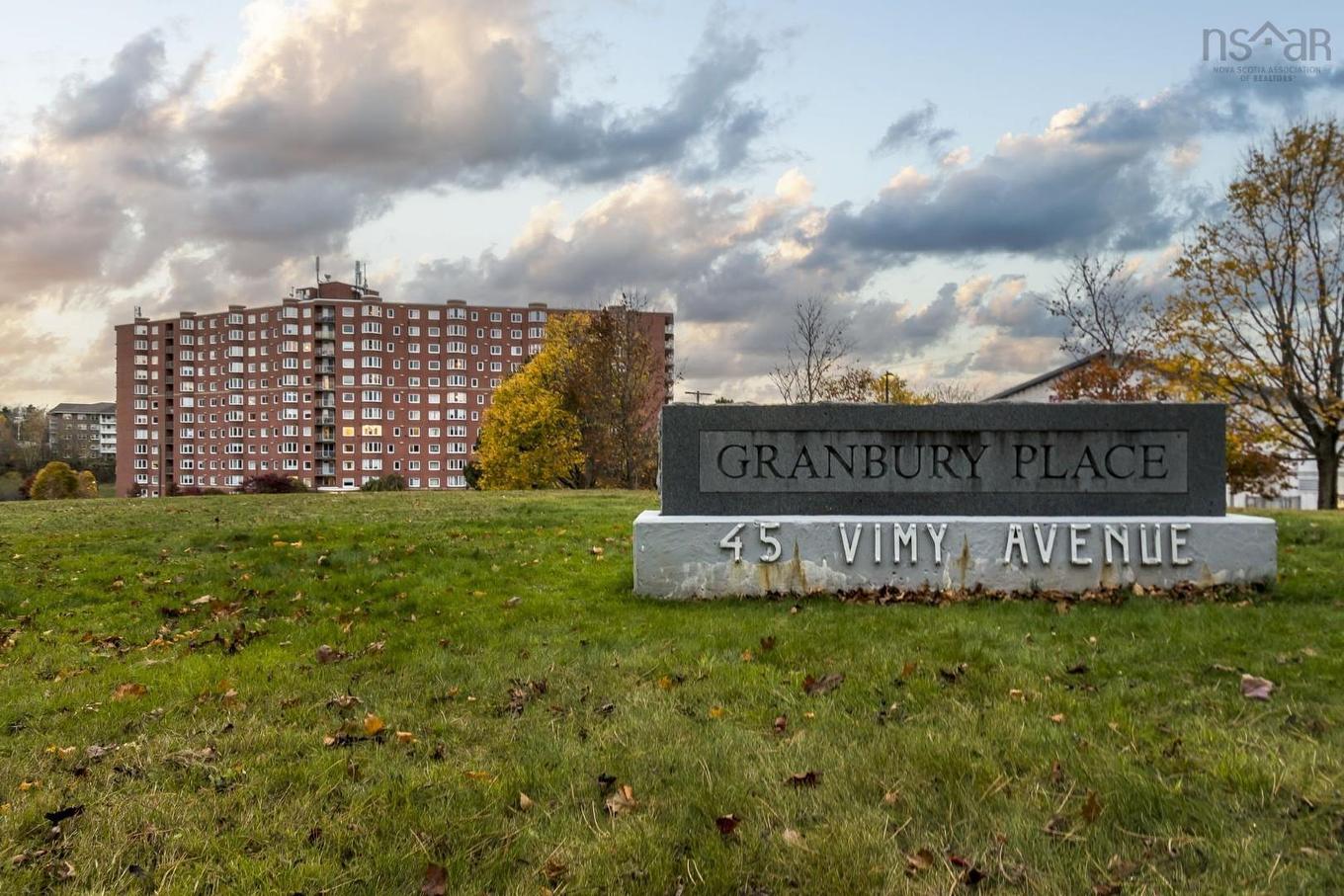 821 45 Vimy Avenue, Halifax, NS
