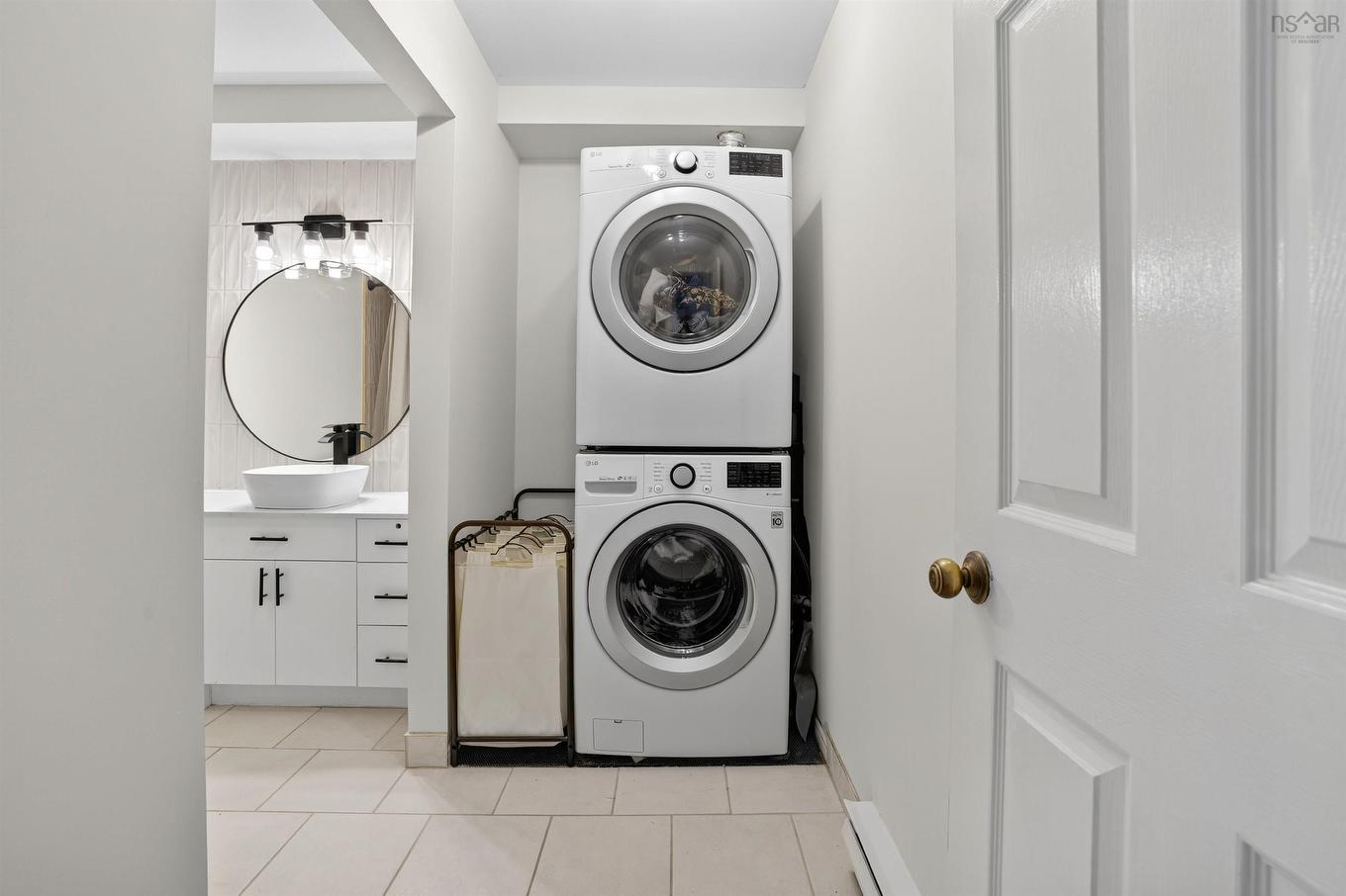 409 87 Kearney Lake Road, Halifax, NS