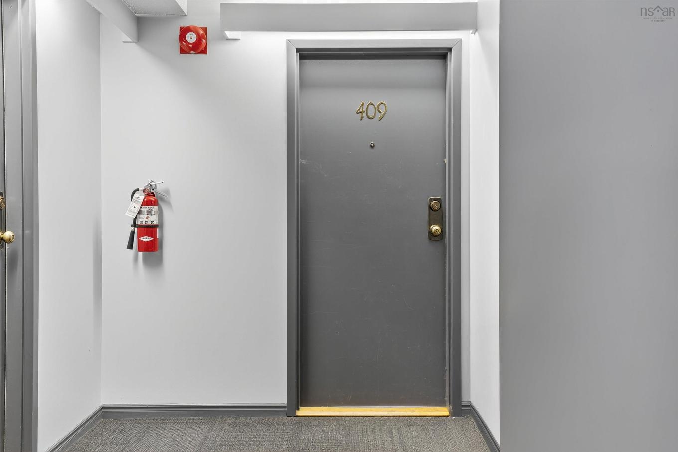 409 87 Kearney Lake Road, Halifax, NS