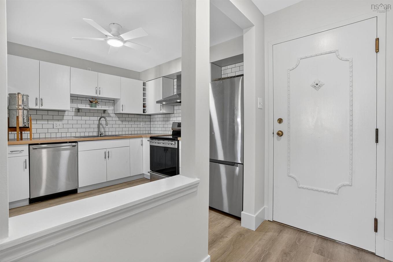 409 87 Kearney Lake Road, Halifax, NS