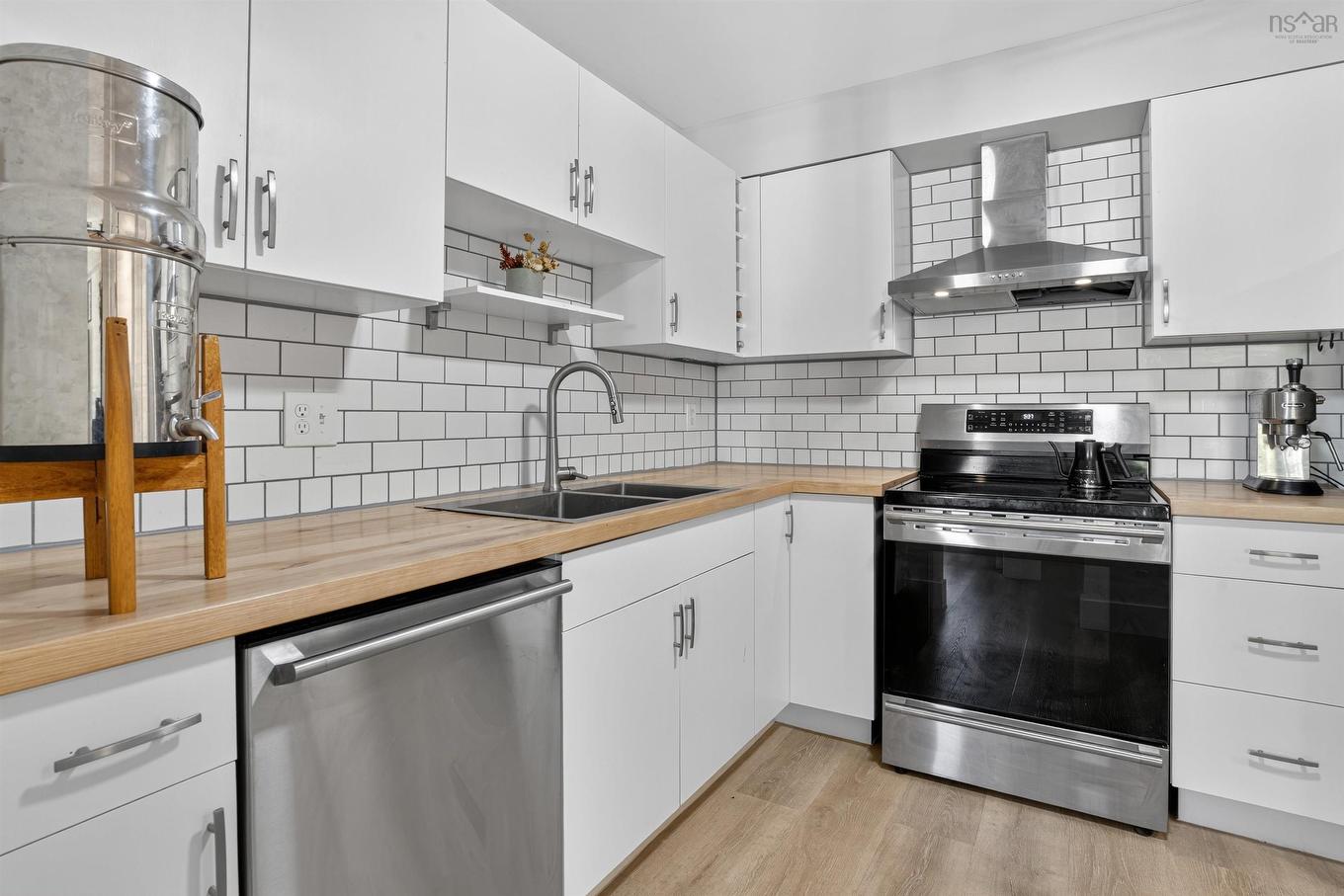 409 87 Kearney Lake Road, Halifax, NS