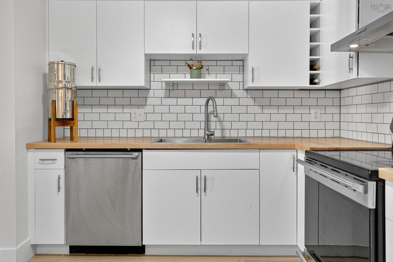 409 87 Kearney Lake Road, Halifax, NS