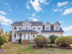 39 Homewood Grove Upper Tantallon, NS B3Z 4J7