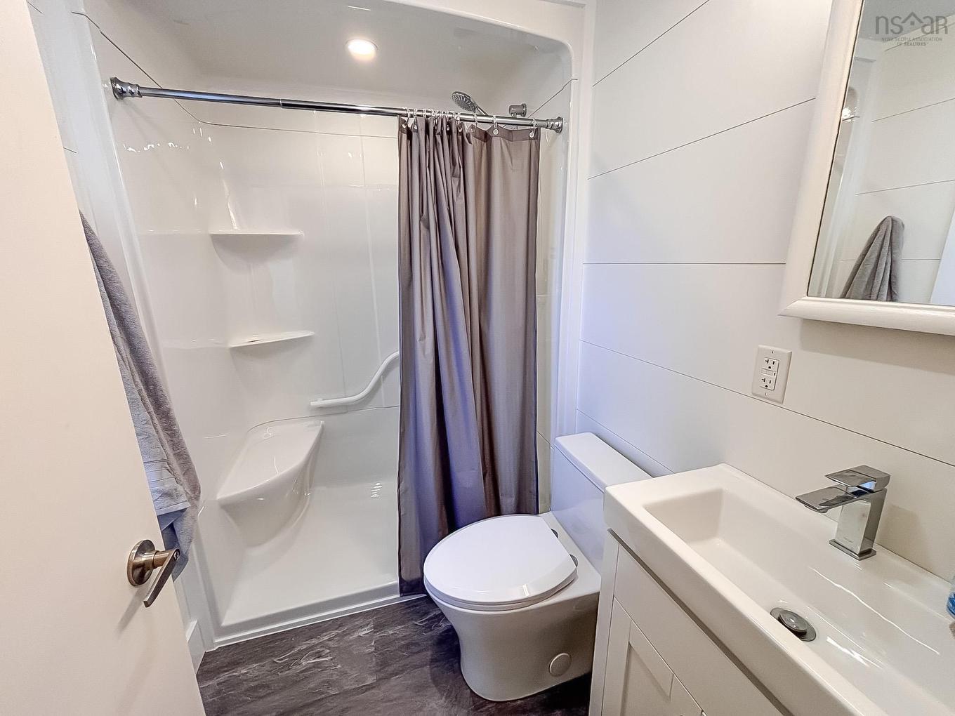 180 Dufferin Street, Bridgewater, NS