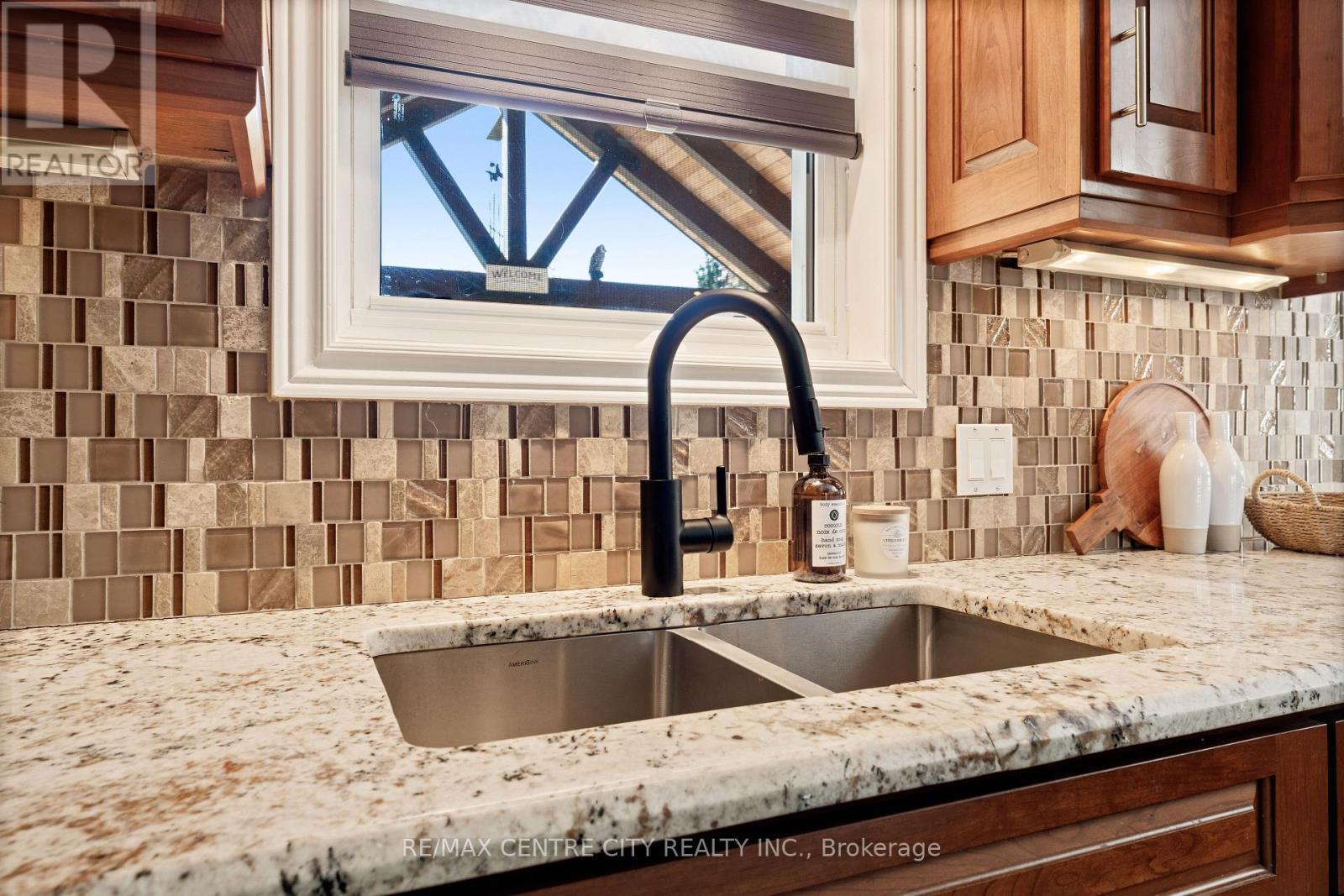50015 John Wise Line, Malahide, ON - Indoor Photo Showing Kitchen With Double Sink