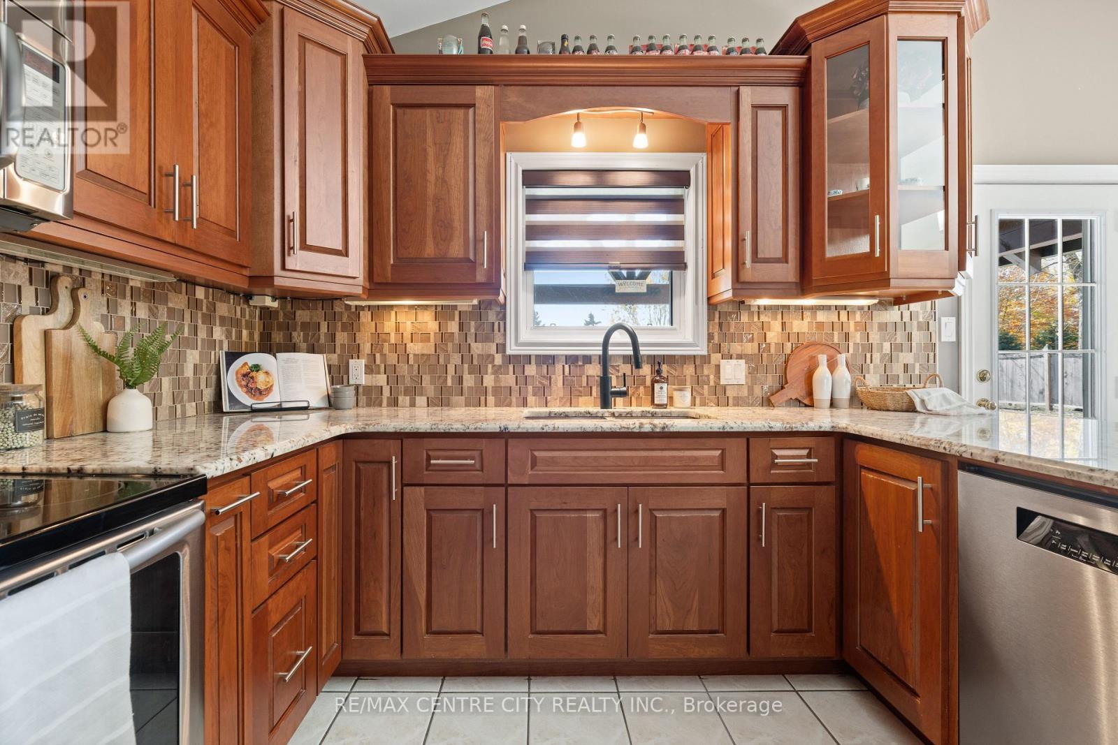 50015 John Wise Line, Malahide, ON - Indoor Photo Showing Kitchen