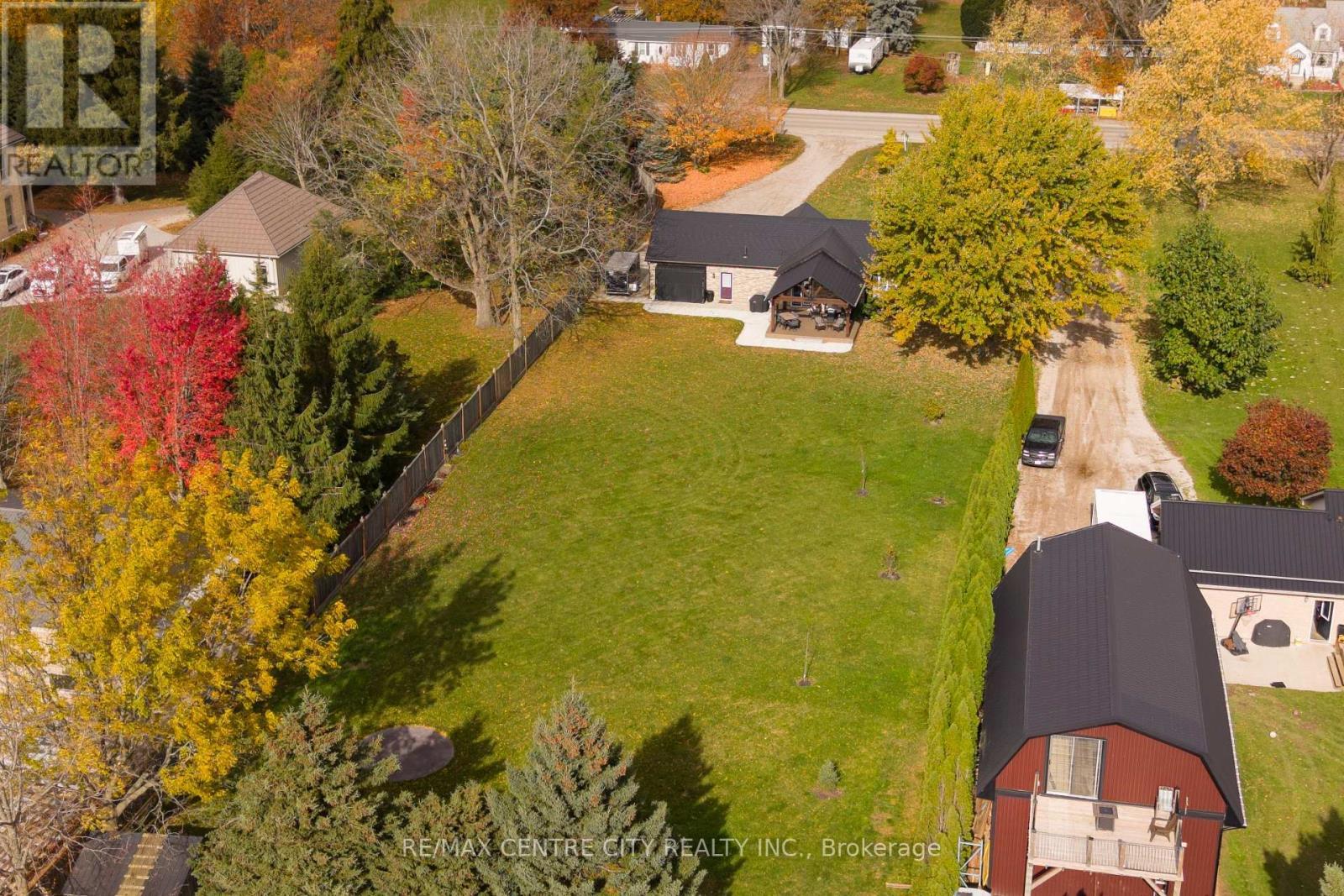 Huge backyard - 50015 John Wise Line, Malahide, ON - Outdoor