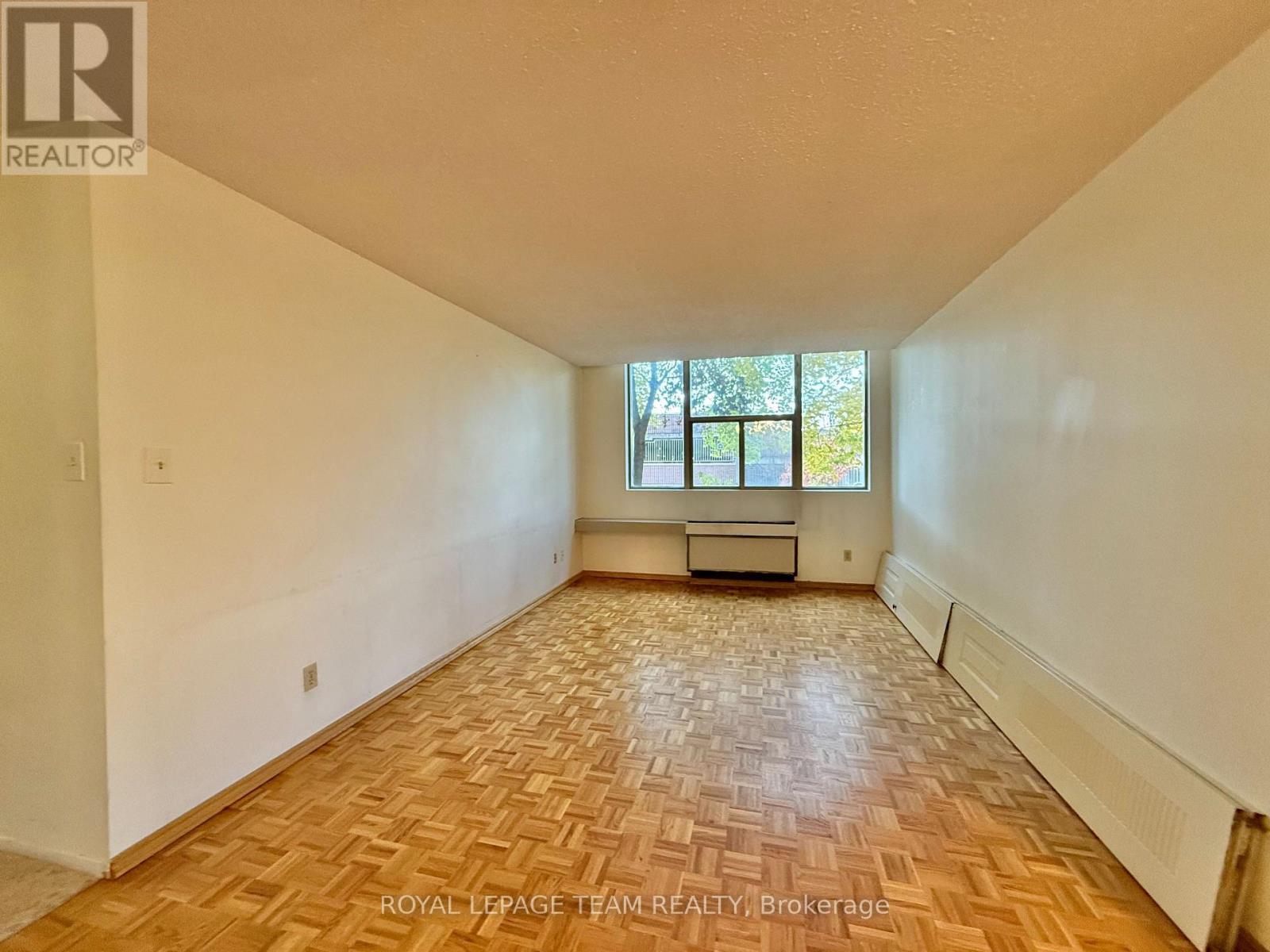 Great Room - 102 - 2760 Carousel Crescent, Ottawa, ON - Indoor Photo Showing Other Room