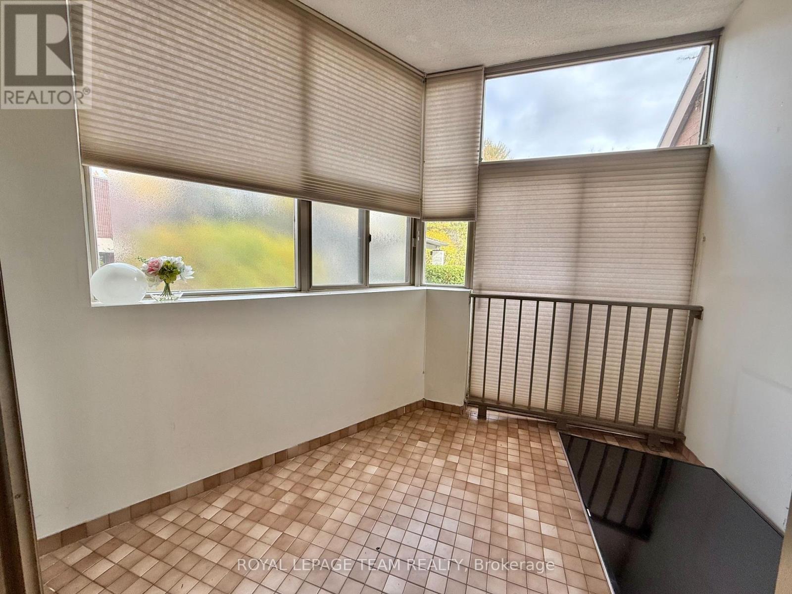 102 - 2760 Carousel Crescent, Ottawa, ON - Indoor Photo Showing Other Room