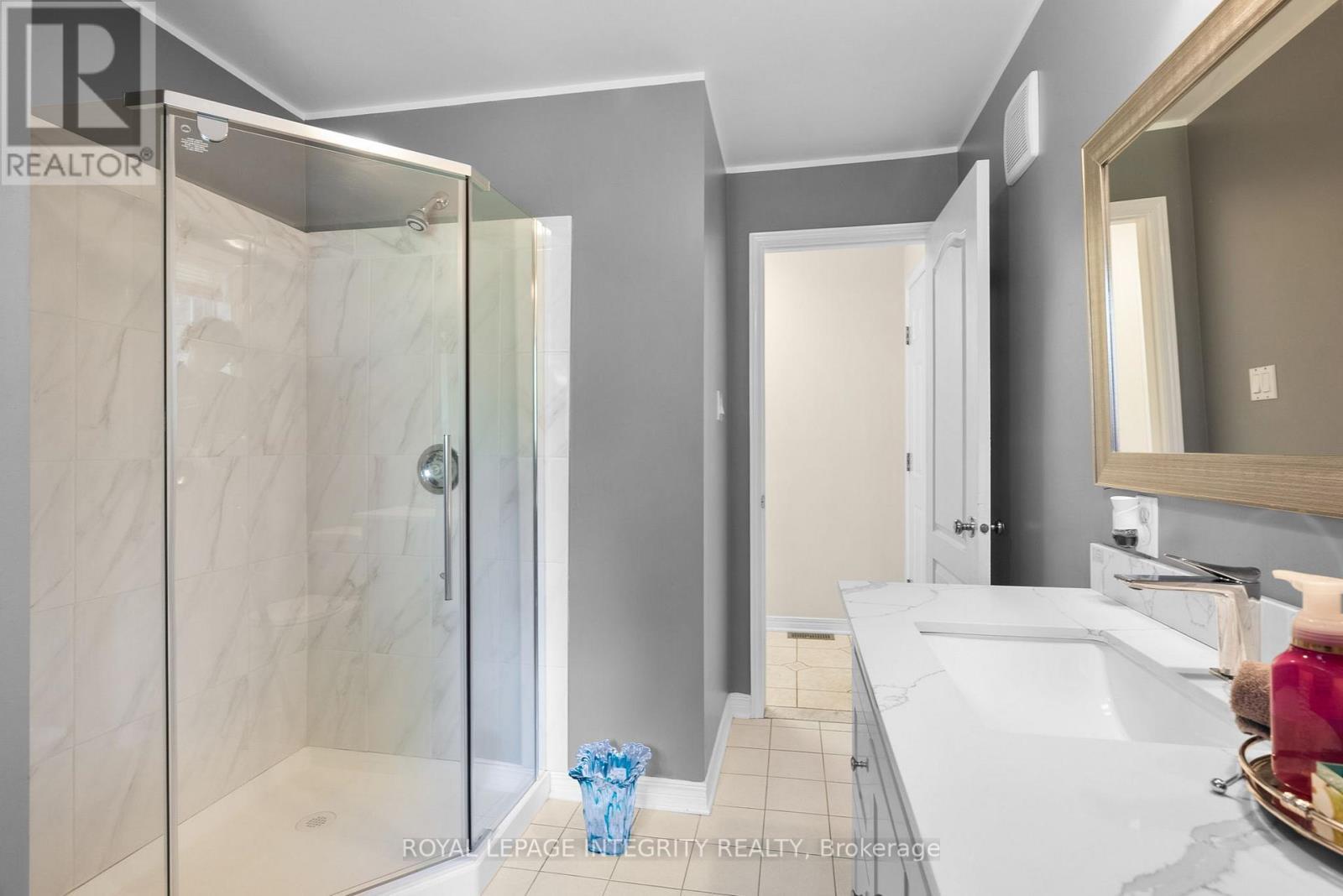 22 Marchbrook Circle, Ottawa, ON - Indoor Photo Showing Bathroom