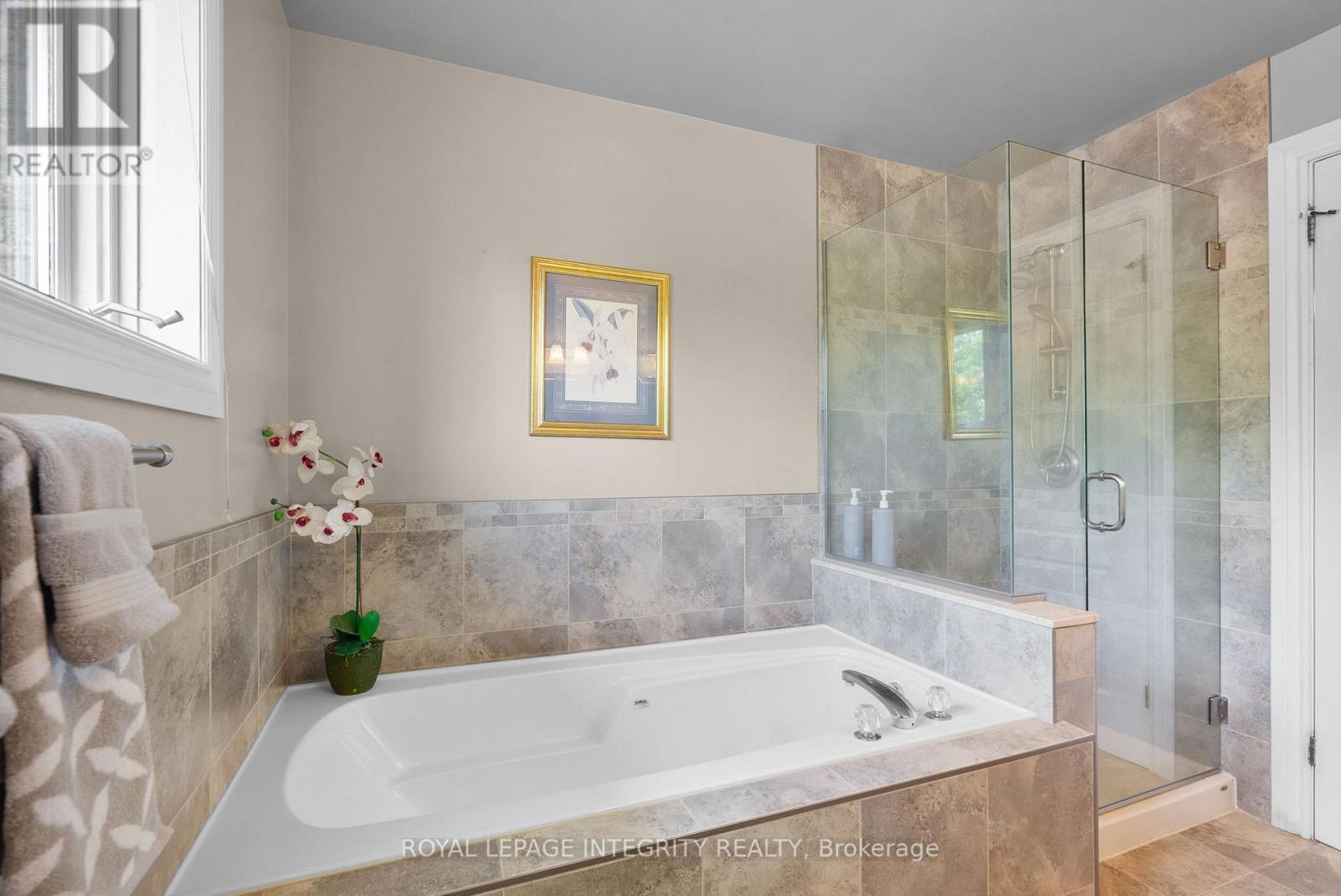 22 Marchbrook Circle, Ottawa, ON - Indoor Photo Showing Bathroom
