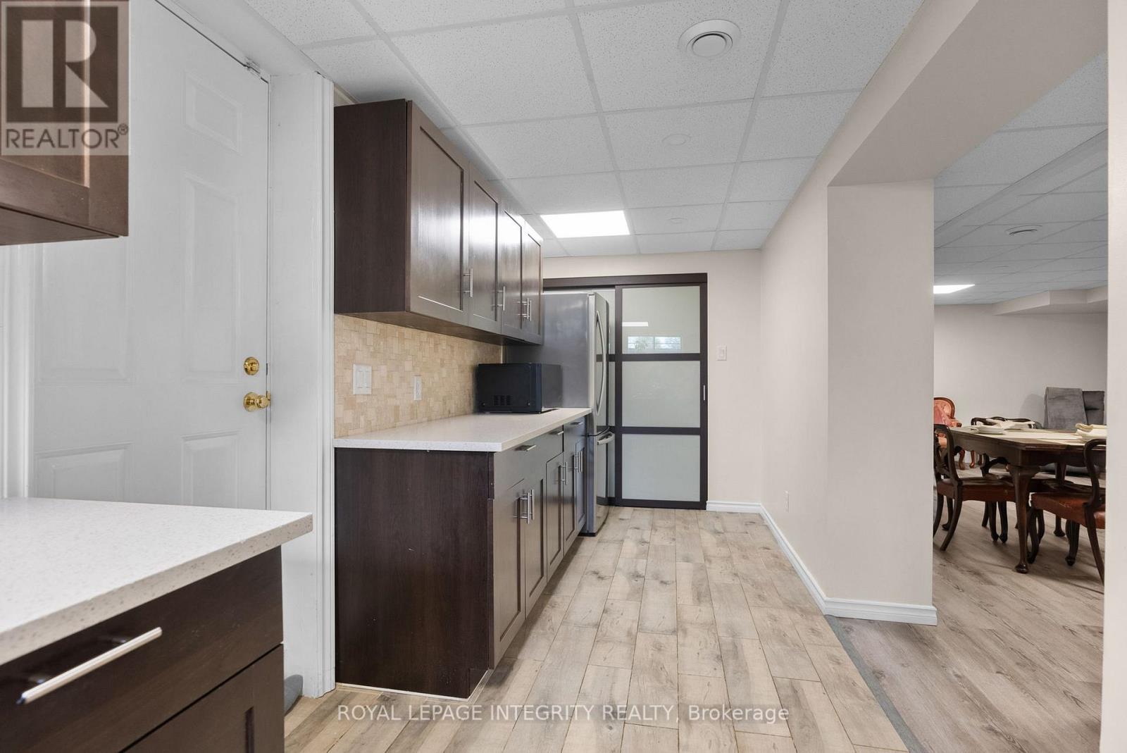 22 Marchbrook Circle, Ottawa, ON - Indoor Photo Showing Kitchen