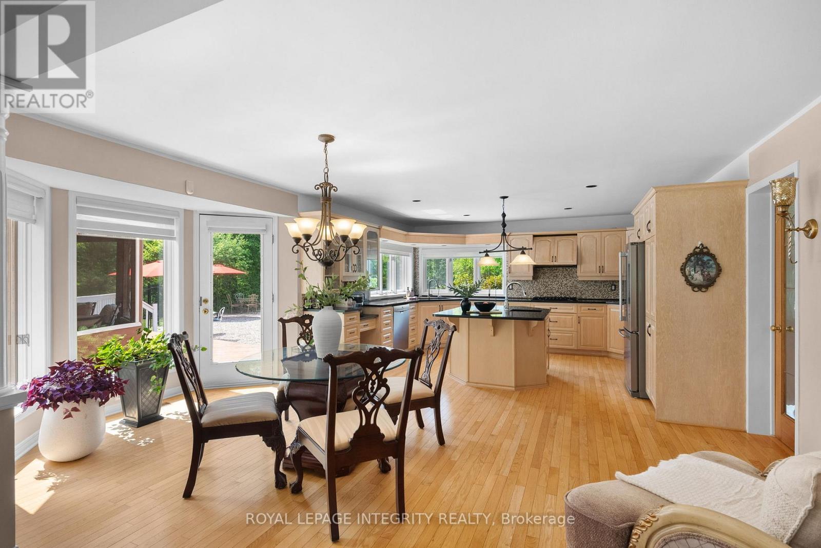 22 Marchbrook Circle, Ottawa, ON - Indoor Photo Showing Dining Room