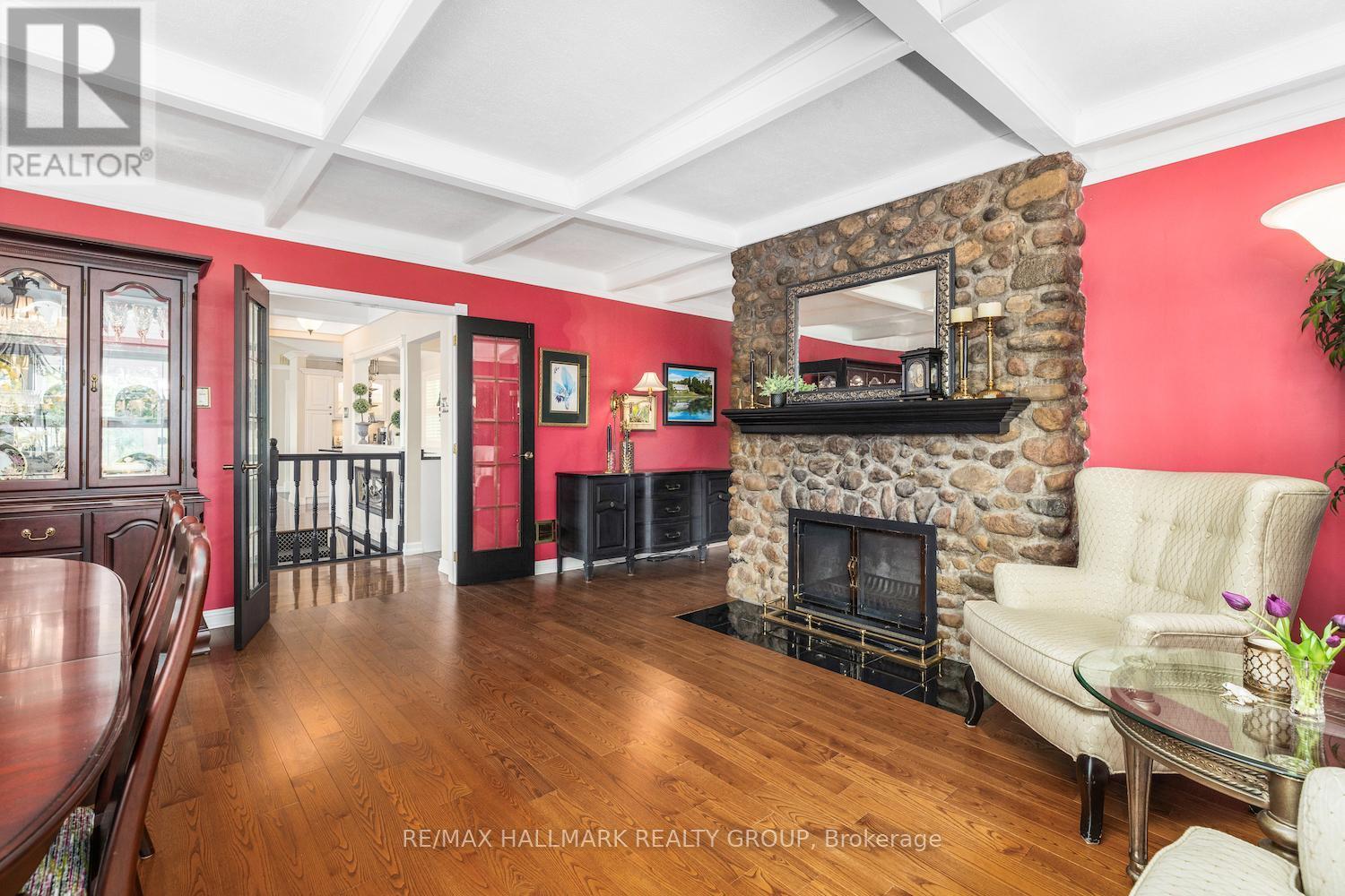 1 Rideau Glen Drive, Ottawa, ON - Indoor Photo Showing Living Room With Fireplace