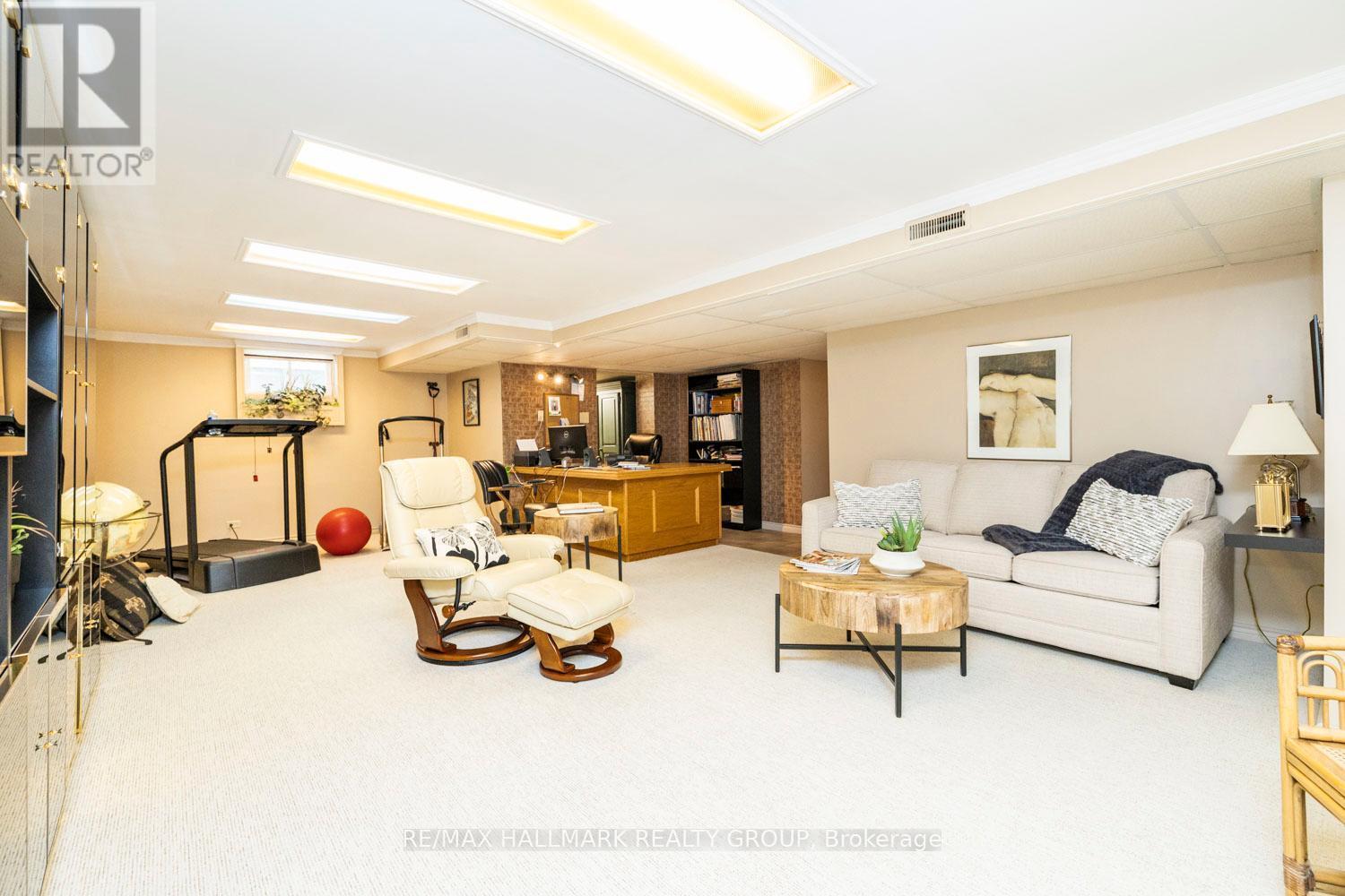 1 Rideau Glen Drive, Ottawa, ON - Indoor