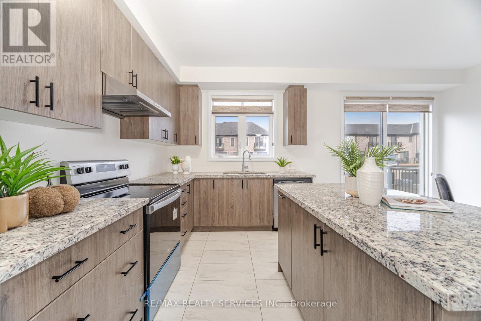 12208 Mclaughlin Road, Caledon, ON - Indoor Photo Showing Kitchen With Upgraded Kitchen