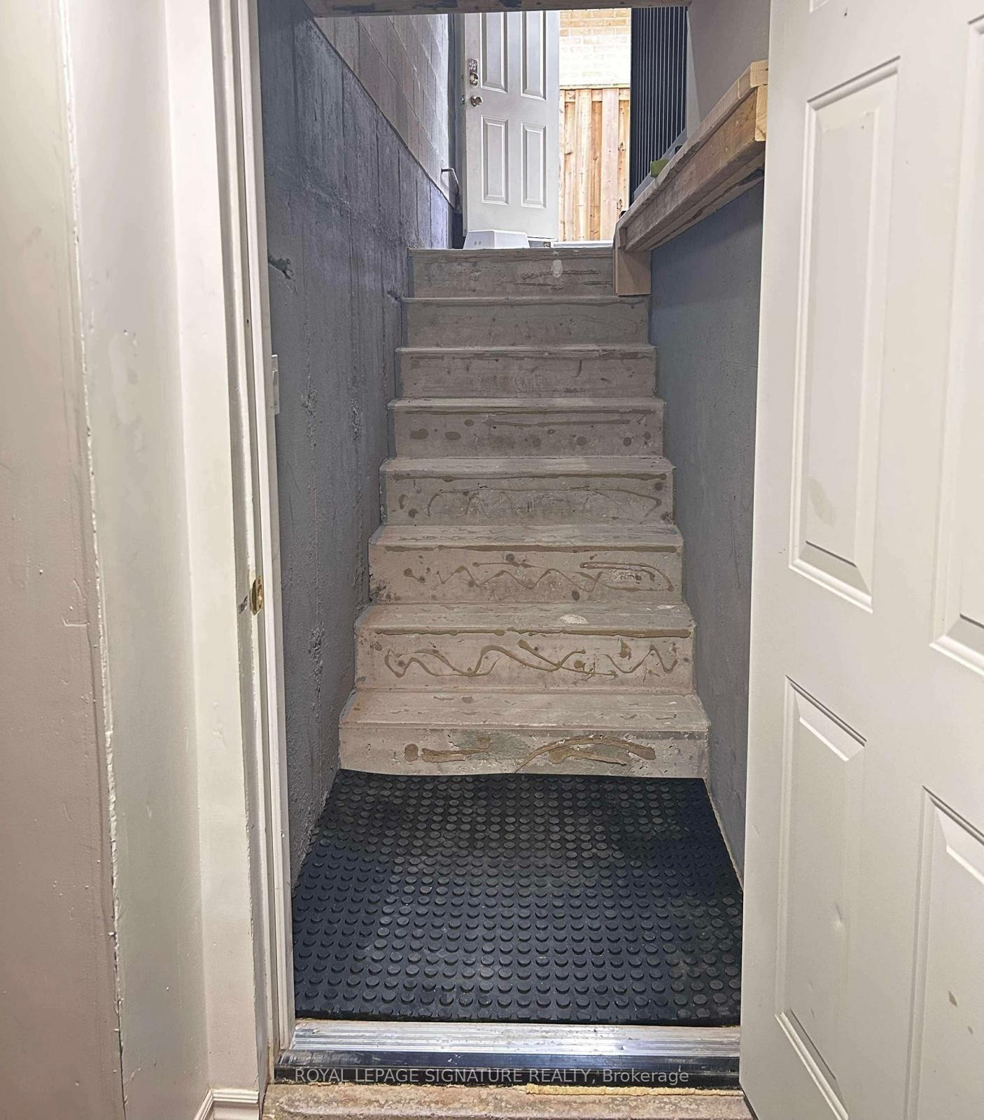 Bsmt-285 Mississaga Street, Oakville, ON - Indoor Photo Showing Other Room