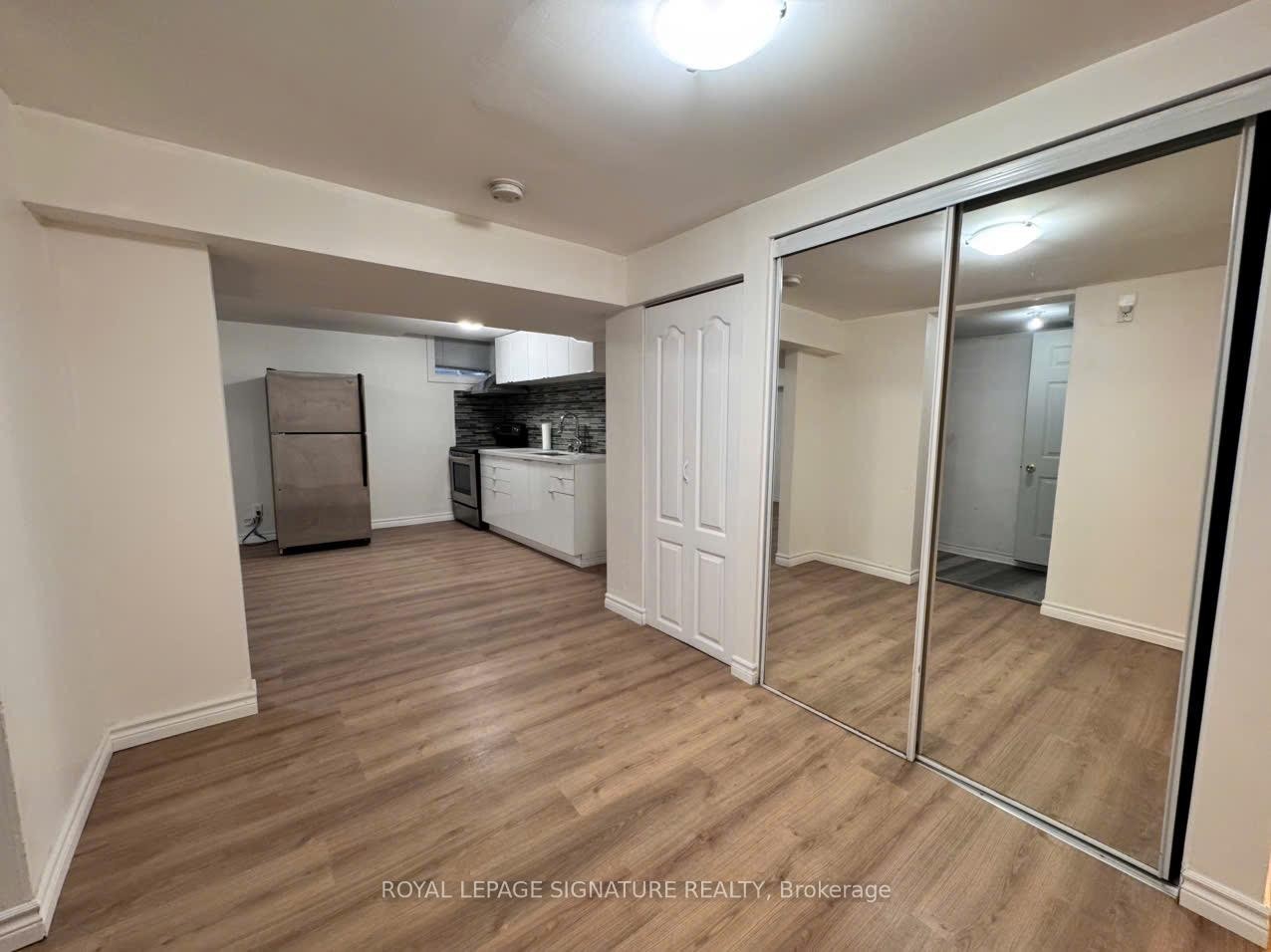 Bsmt-285 Mississaga Street, Oakville, ON - Indoor Photo Showing Other Room