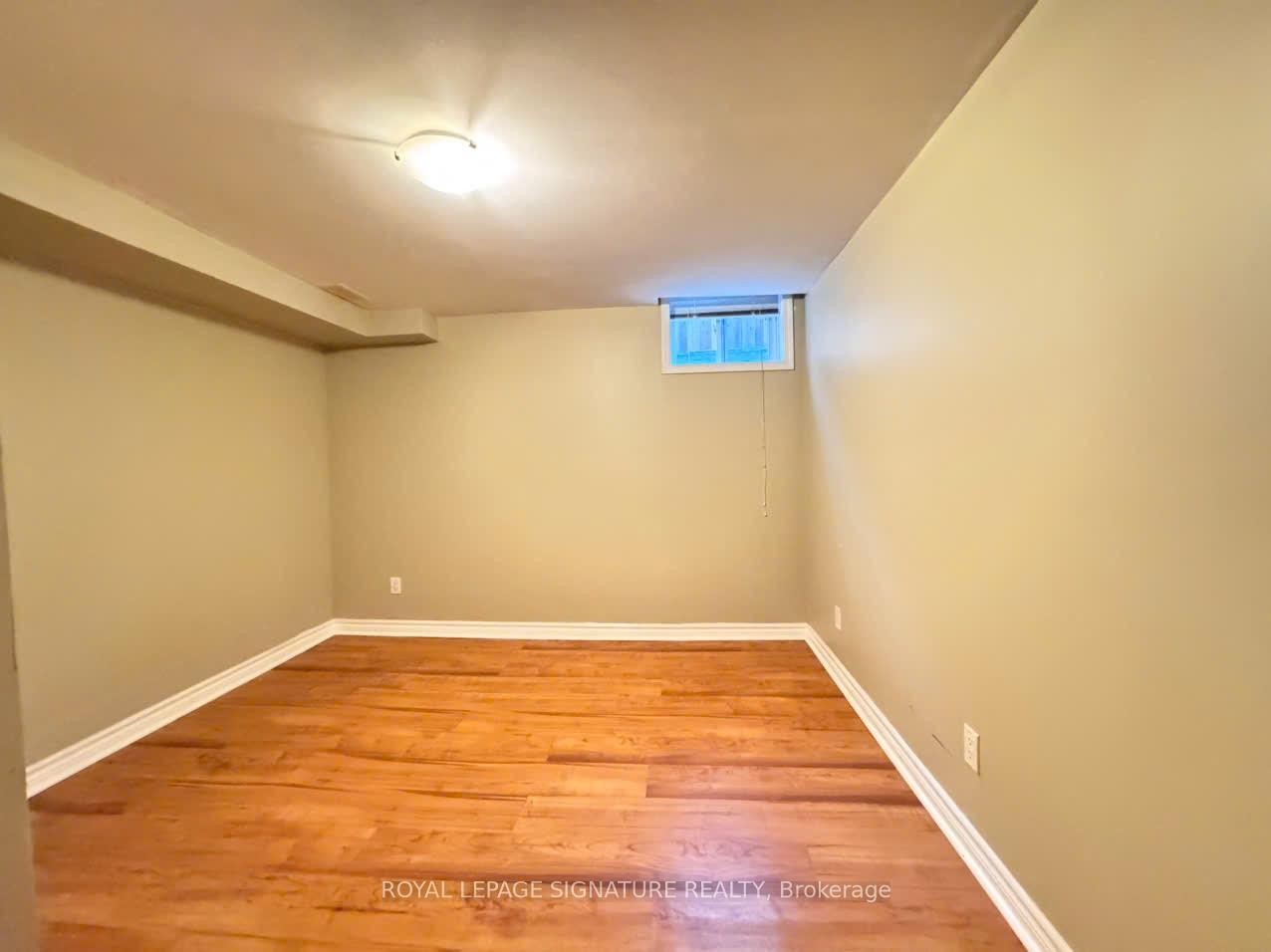 Bsmt-285 Mississaga Street, Oakville, ON - Indoor Photo Showing Other Room