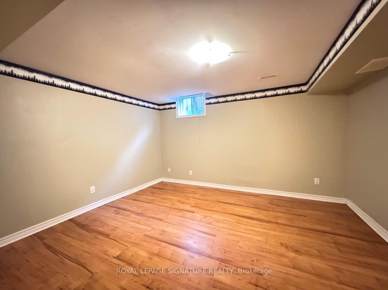 Bsmt-285 Mississaga Street, Oakville, ON - Indoor Photo Showing Other Room