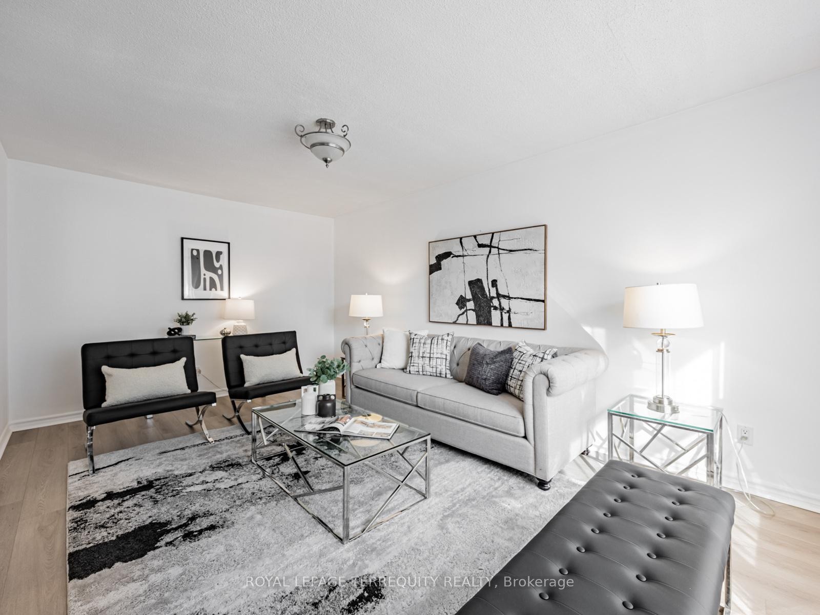 1858 Shadybrook Drive, Pickering, ON - Indoor Photo Showing Living Room