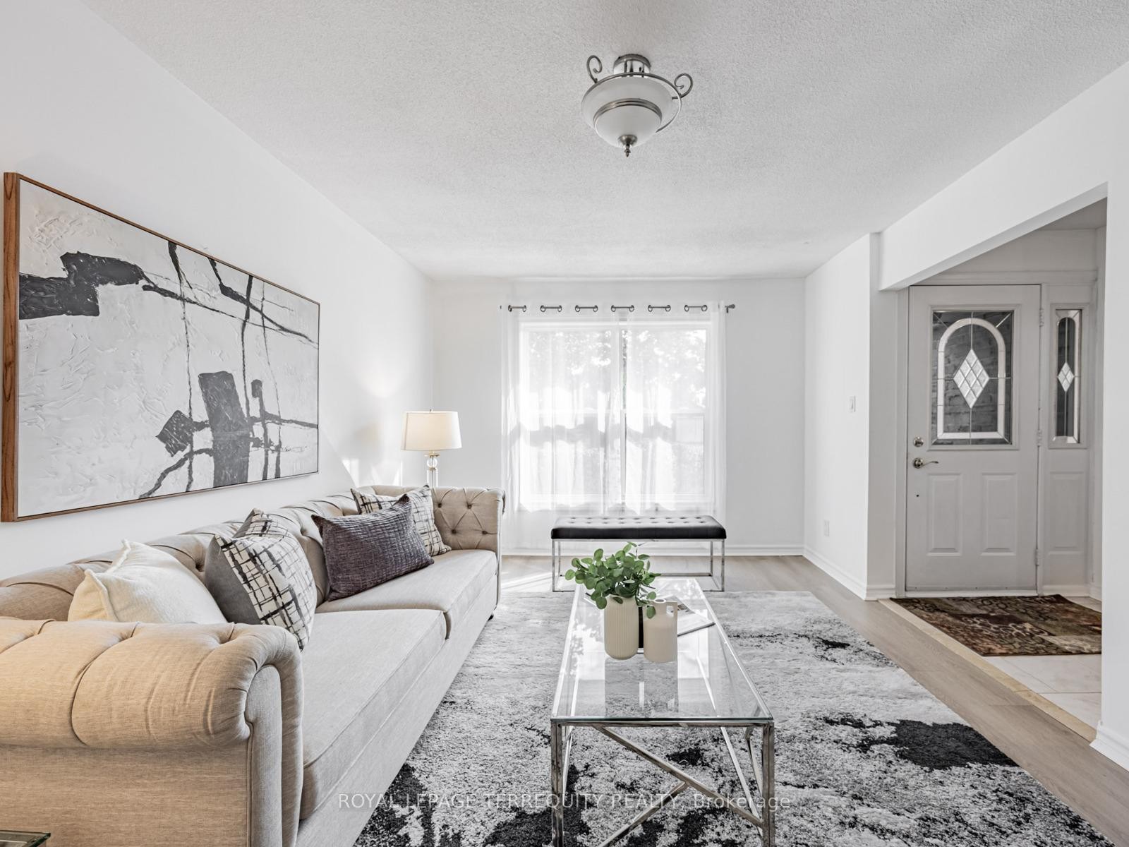 1858 Shadybrook Drive, Pickering, ON - Indoor Photo Showing Living Room