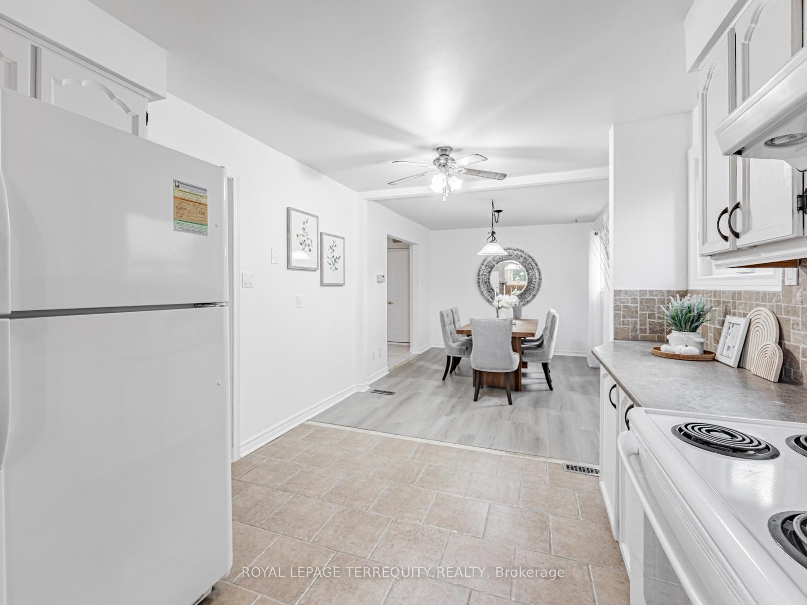 1858 Shadybrook Drive, Pickering, ON - Indoor Photo Showing Kitchen