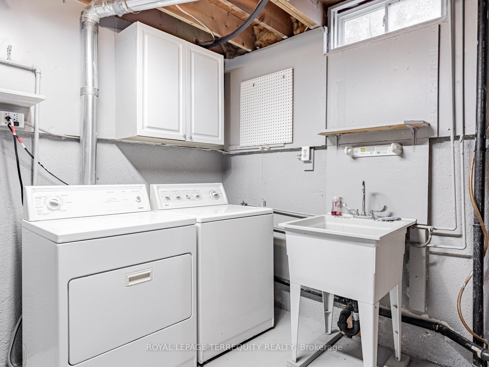 1858 Shadybrook Drive, Pickering, ON - Indoor Photo Showing Laundry Room